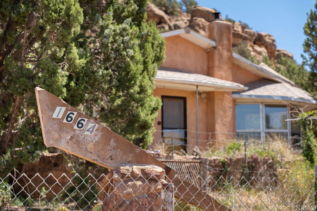 Photo of 1664 N Rome Way, Apple Valley, UT 84737 (MLS # 117487)