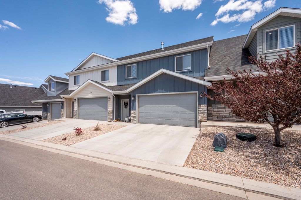 Photo of 1548 W Pyrite LN #B, Cedar City, UT 84720 (MLS # 116420)