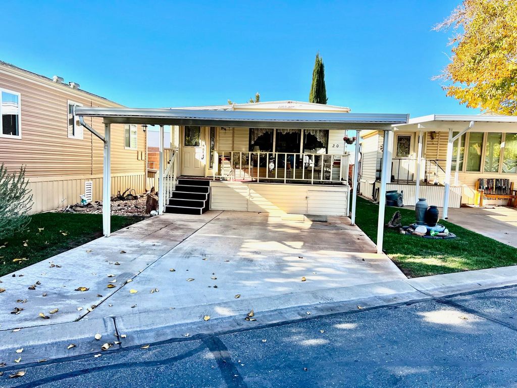 Photo of 1160 E TELEGRAPH ST #20, Washington, UT 84780 (MLS # 113978)