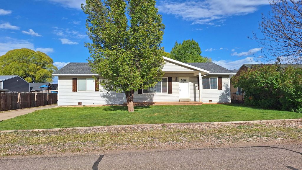 Photo of 180 N 850 W, Parowan, UT 84761 (MLS # 116021)
