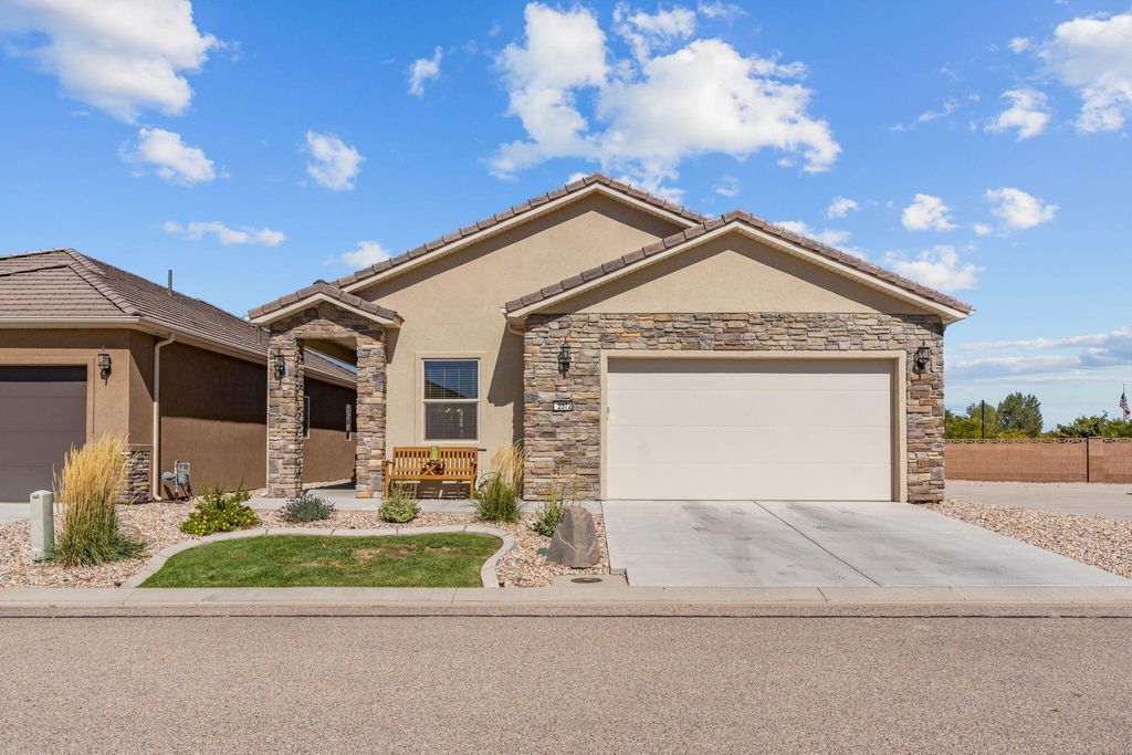 Photo of 2372 W Clubhouse Loop Loop W, Cedar City, UT 84720 (MLS # 113342)