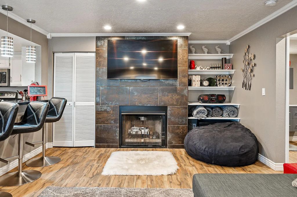 Photo of 150 W Ridge View #204 ST, Brian Head, UT 84719 (MLS # 116132)