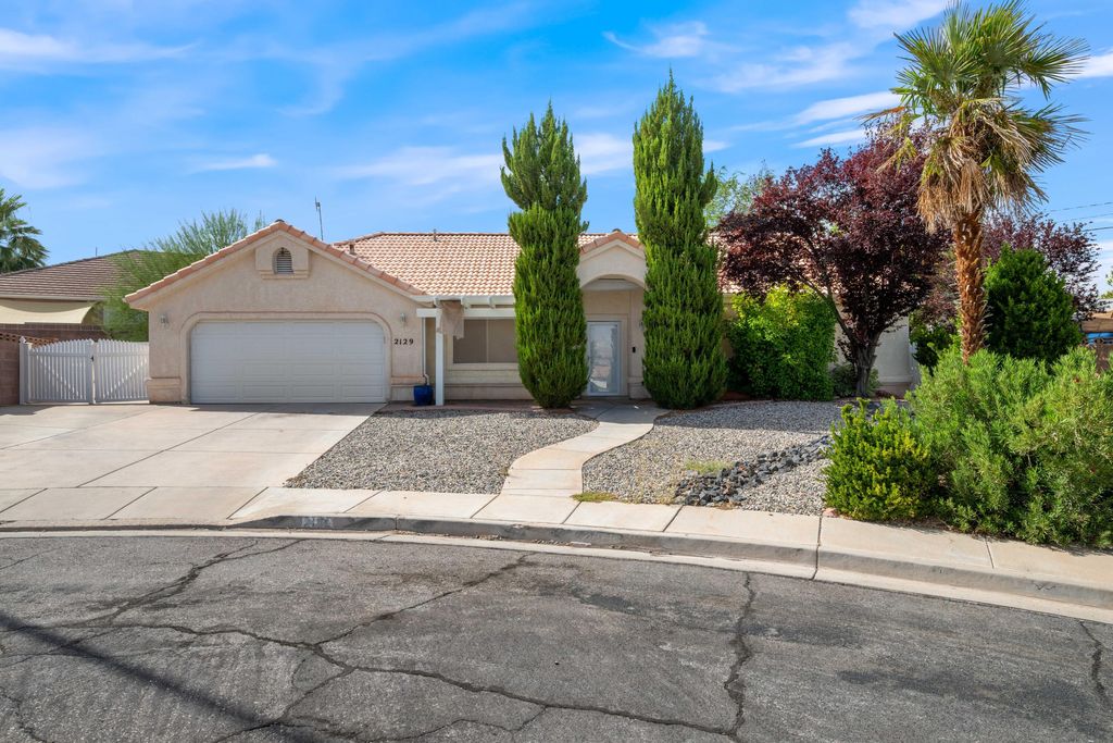 Photo of 2129 E 550 N CIR, Saint George, UT 84790 (MLS # 113152)
