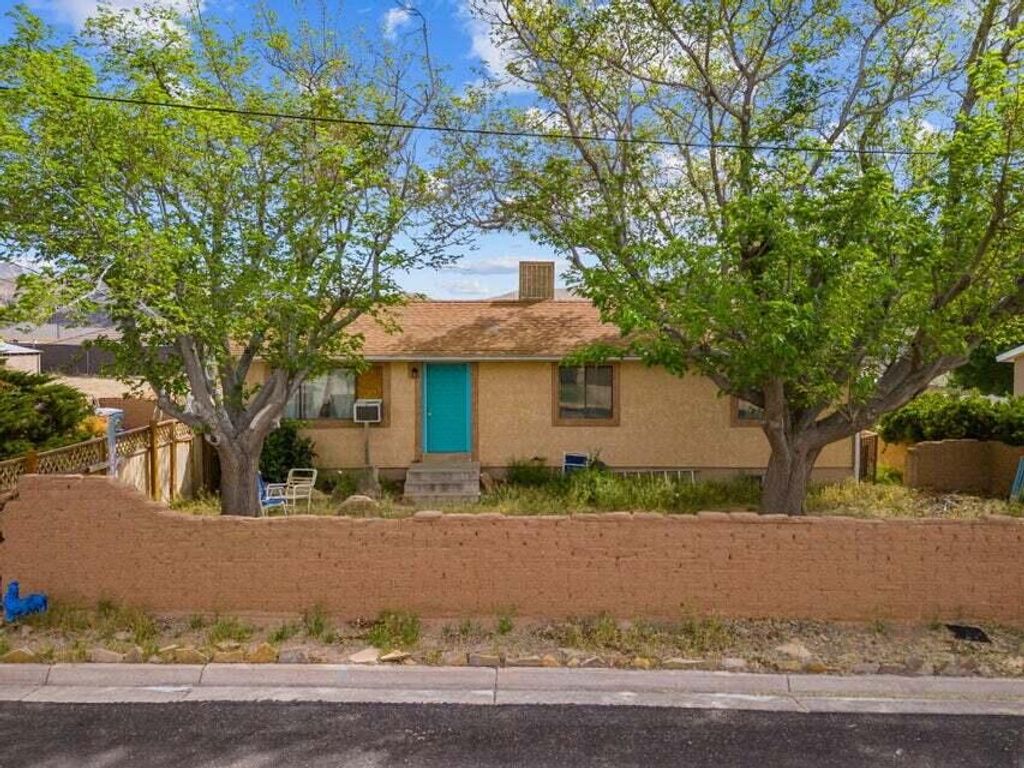 Photo of 930 N 260 E, Hurricane, UT 84737 (MLS # 115743)
