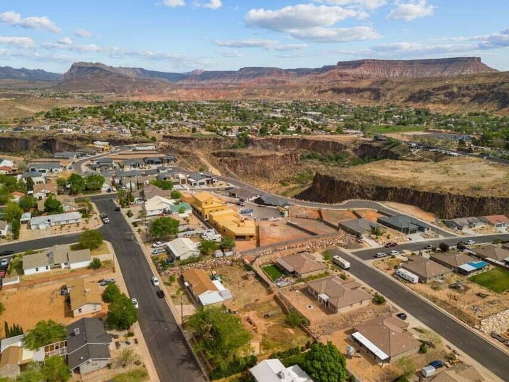 Photo of 930 N 260 E, Hurricane, UT 84737 (MLS # 115743)