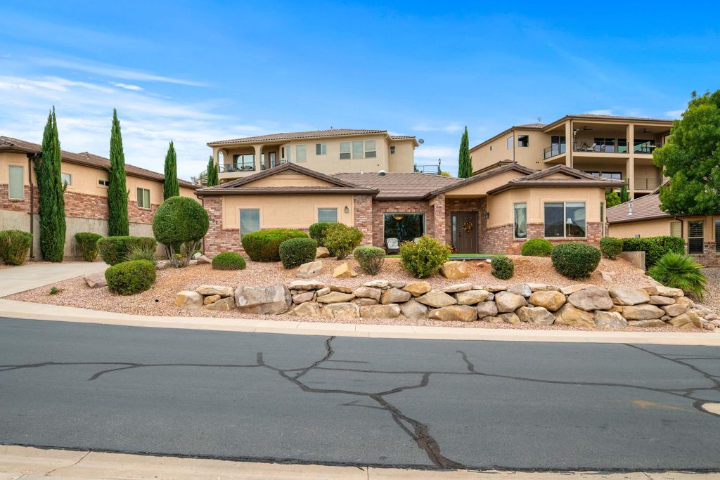 Photo of 697 W Windsor DR, Saint George, UT 84770 (MLS # 113585)