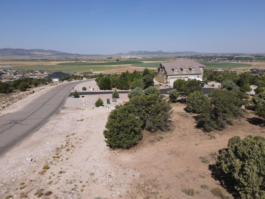 Photo of 1095 S Panorama DR, Cedar City, UT 84720 (MLS # 114487)