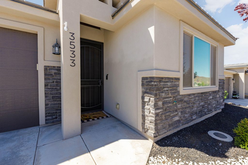 Photo of 3533 W 150 N, Hurricane, UT 84737 (MLS # 116575)