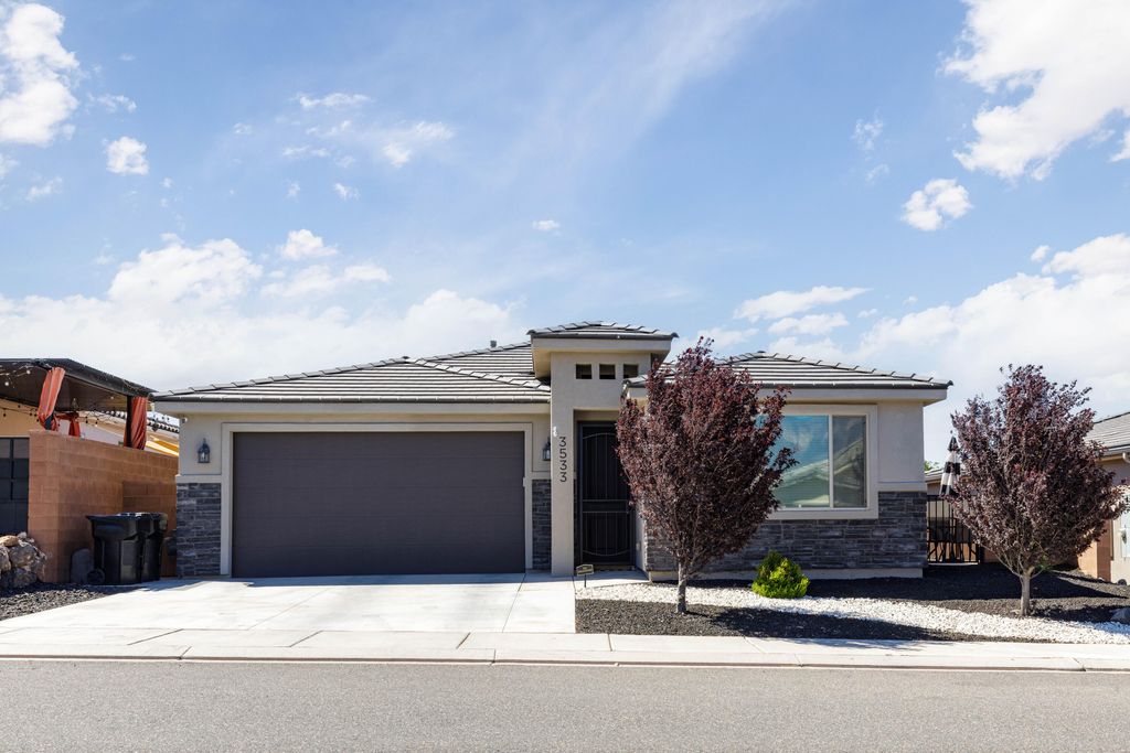 Photo of 3533 W 150 N, Hurricane, UT 84737 (MLS # 116575)