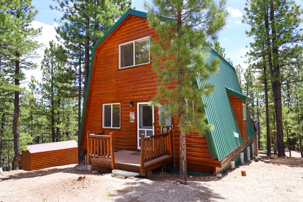 Photo of 865 N Pine Knoll Loop Loop, Duck Creek Village, UT 84762 (MLS # 115151)