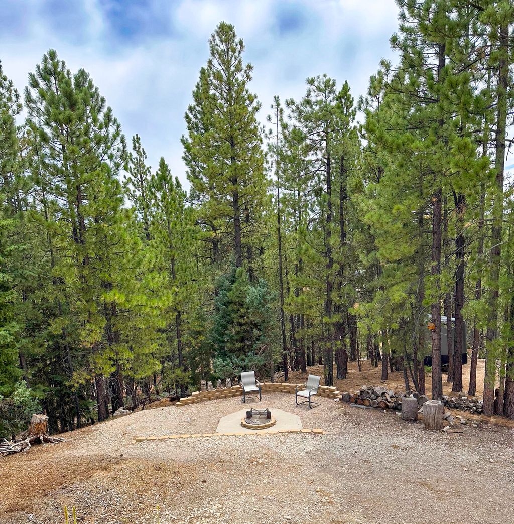 Photo of 865 N Pine Knoll Loop Loop, Duck Creek Village, UT 84762 (MLS # 115151)