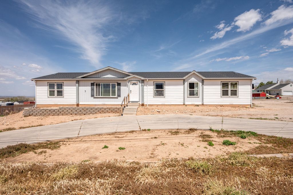 Photo of 1637 E Midvalley Rd Rd, Enoch, UT 84721 (MLS # 115836)