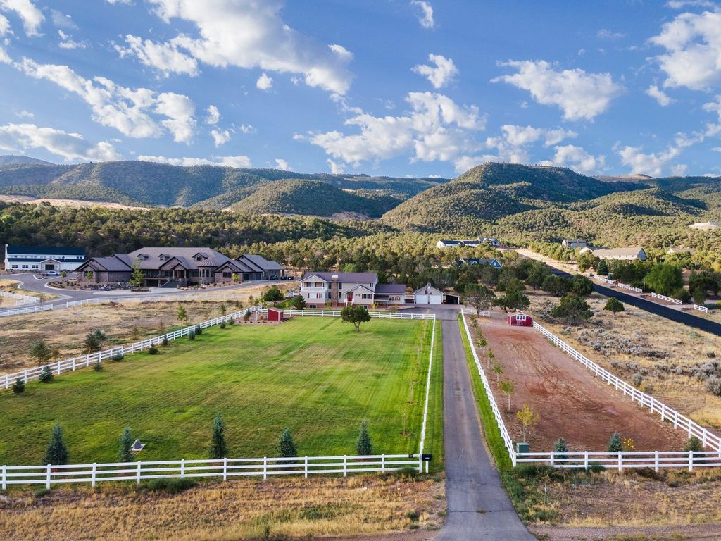 Photo of 1025 W Old Hwy 91, Parowan, UT 84761 (MLS # 111068)