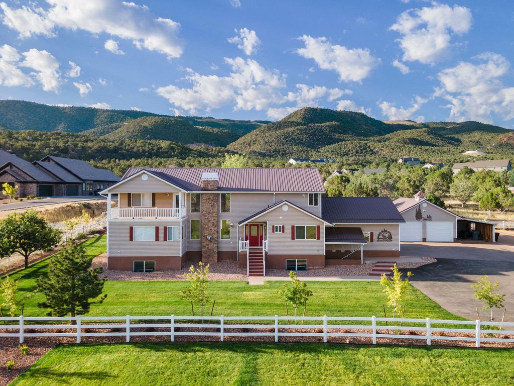 Photo of 1025 W Old Hwy 91, Parowan, UT 84761 (MLS # 111068)