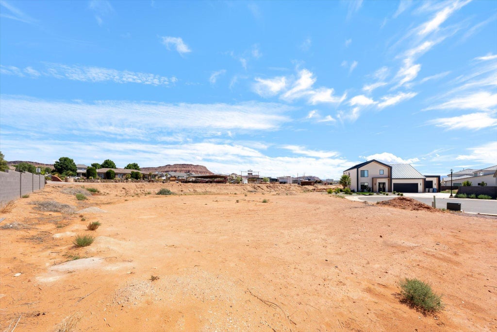 Photo of 711 Crew ST, Washington, UT 84780 (MLS # 117992)