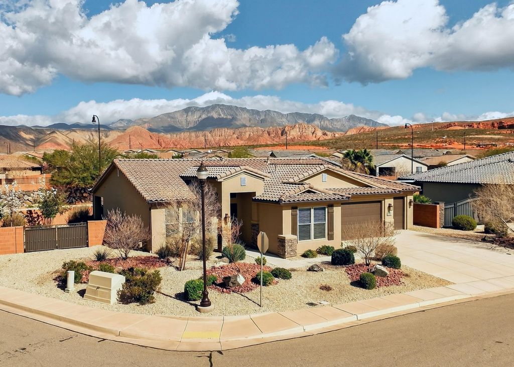 Photo of 284 W Via Modelo, Washington, UT 84780 (MLS # 115146)