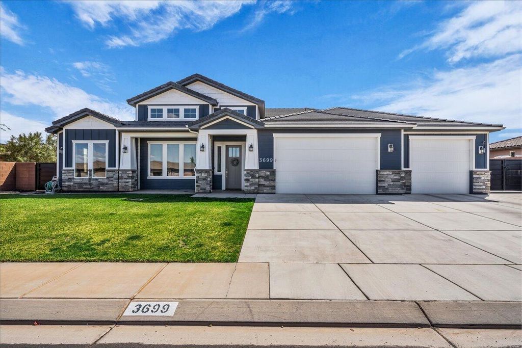 Photo of 3699 W 2830 S, Hurricane, UT 84737 (MLS # 115589)