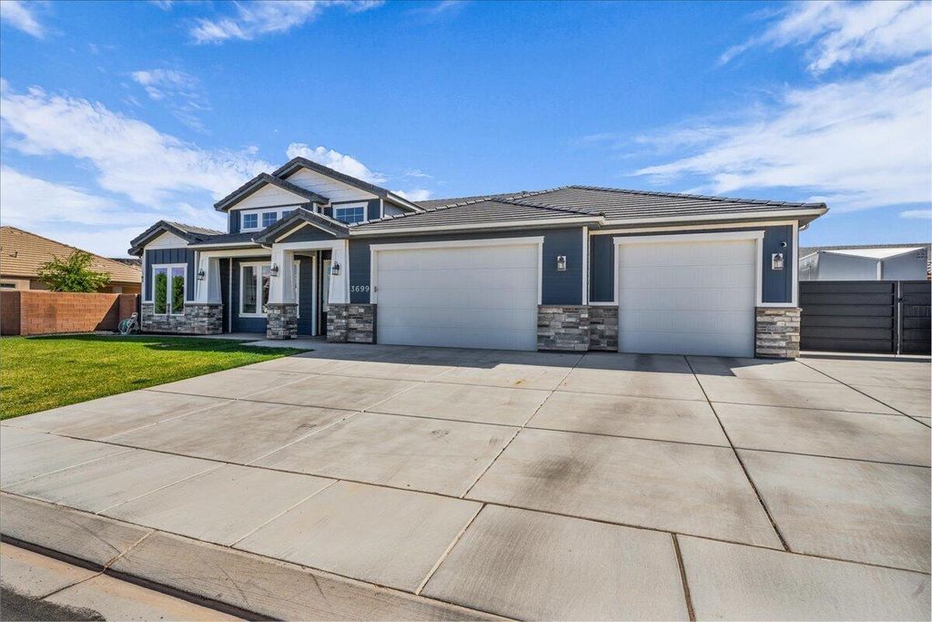 Photo of 3699 W 2830 S, Hurricane, UT 84737 (MLS # 115589)