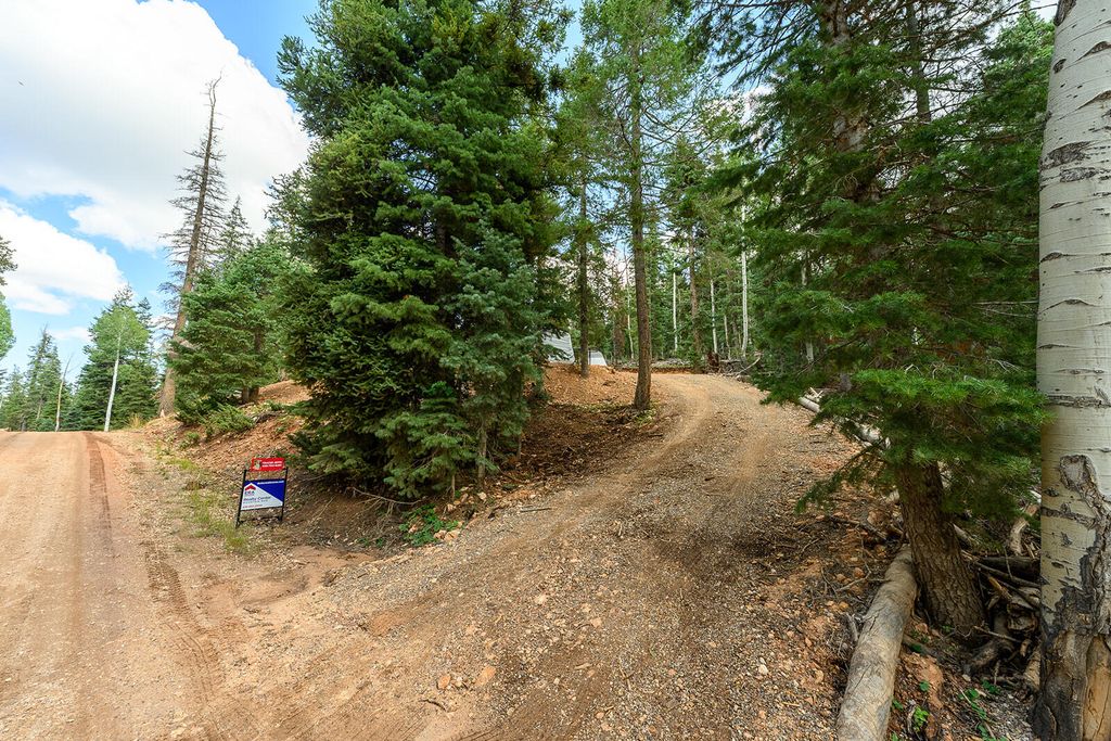 Photo of 1165 W Shale Circle Cir, Duck Creek Village, UT 84762 (MLS # 112790)