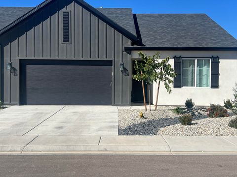 Photo of 2815 N Rosie Loop Loop, Cedar City, UT 84721 (MLS # 113691)