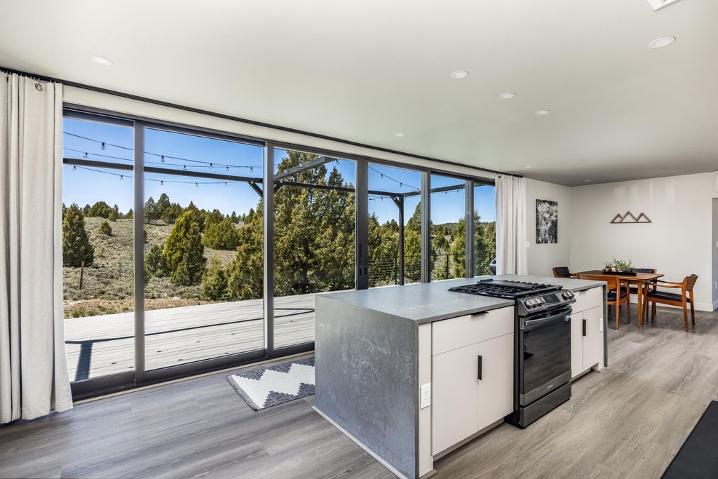 Photo of 4225 N Uintah DR, Alton, UT 84710 (MLS # 115975)