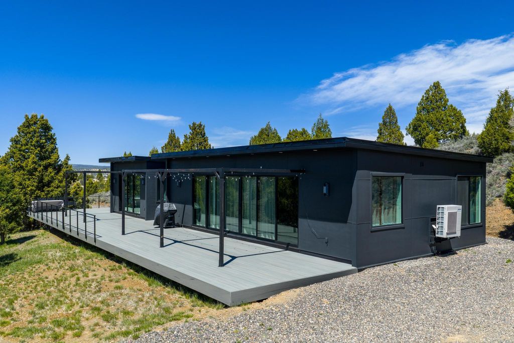 Photo of 4225 N Uintah DR, Alton, UT 84710 (MLS # 115975)