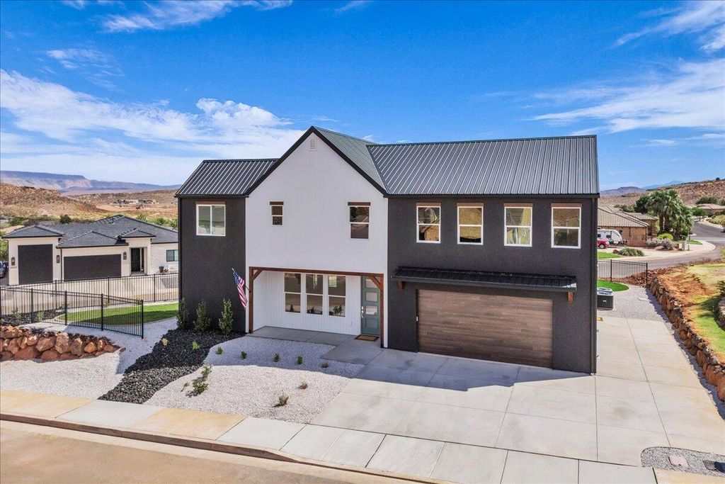 Photo of 2914 E CHAPMAN CIR, Washington, UT 84780 (MLS # 114654)