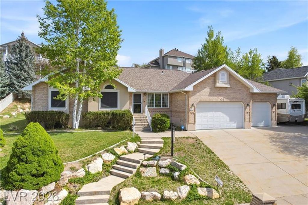 Photo of 14 E Fairway DR, North Salt Lake, UT 84054 (MLS # 115854)