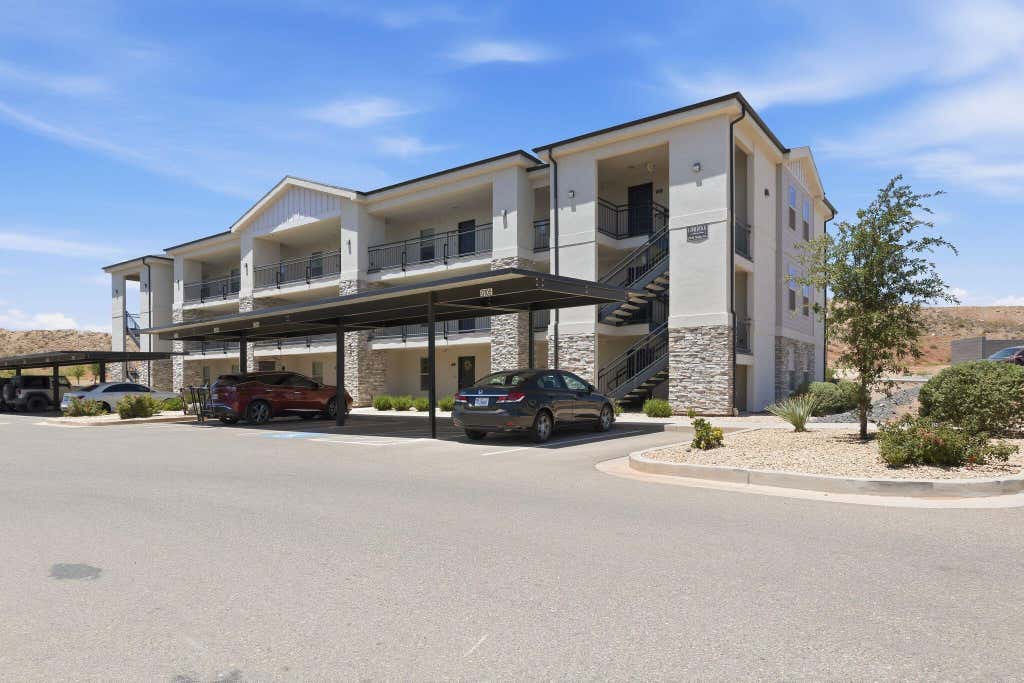 Photo of 6230 W Winding Way #G203, Hurricane, UT 84737 (MLS # 117142)