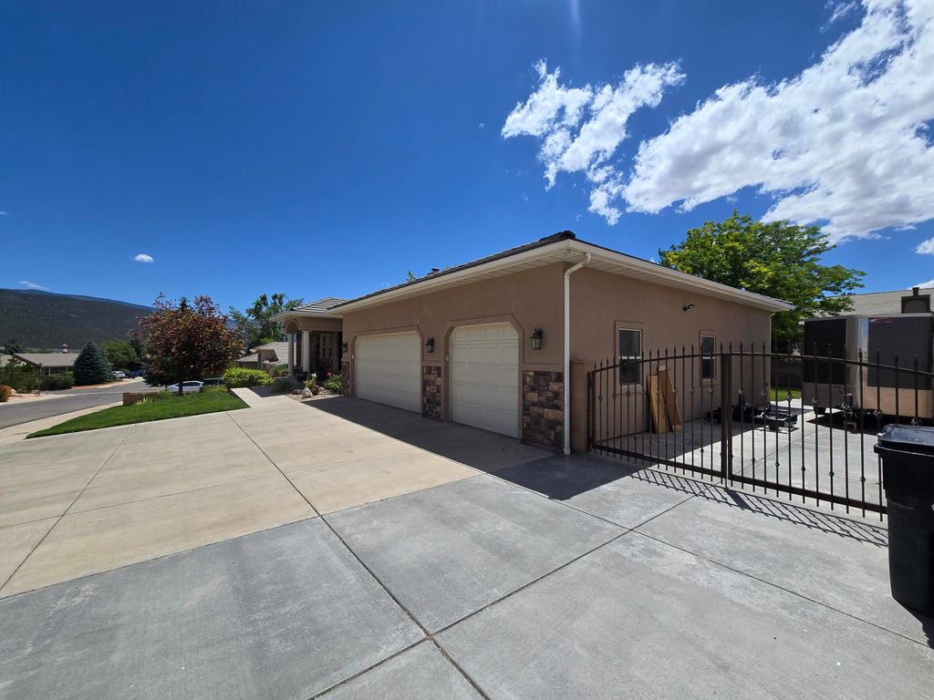 Photo of 940 S 1850 W, Cedar City, UT 84720 (MLS # 116956)