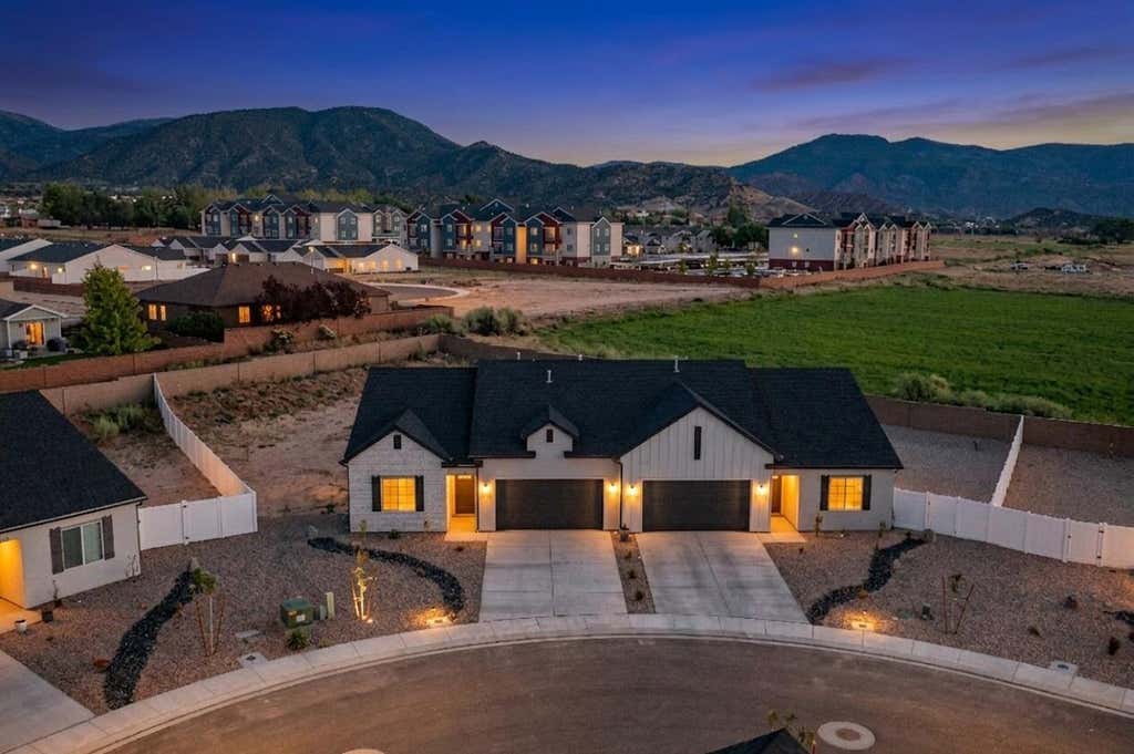 Photo of 2768 N Rosie Lp LOOP, Cedar City, UT 84721 (MLS # 117395)