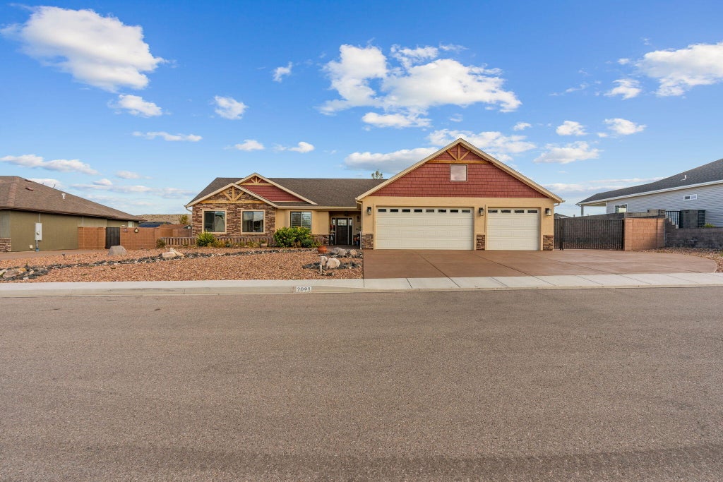 Photo of 2091 E Mountain View Loop LOOP, Enoch, UT 84721 (MLS # 118112)