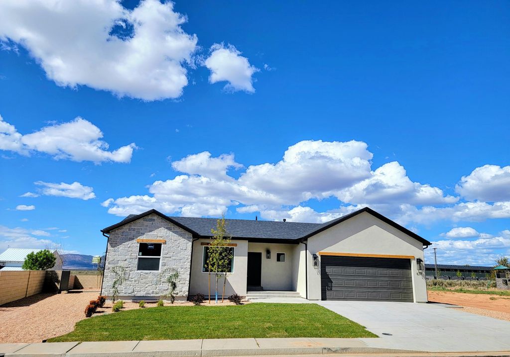 Photo of 678 W 325 N, Parowan, UT 84761 (MLS # 116020)