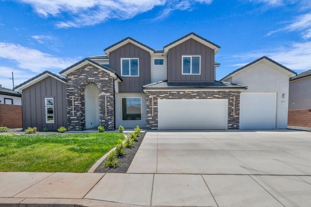 Photo of 21 W ELINOR LN, Washington, UT 84780 (MLS # 111952)