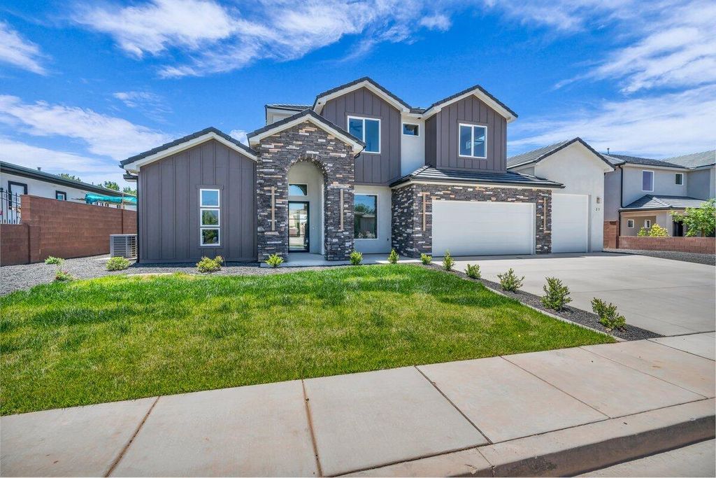 Photo of 21 W ELINOR LN, Washington, UT 84780 (MLS # 111952)