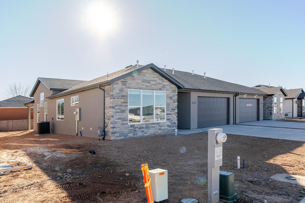 Photo of 3047 W Ekko View Loop Loop, Cedar City, UT 84721 (MLS # 114157)