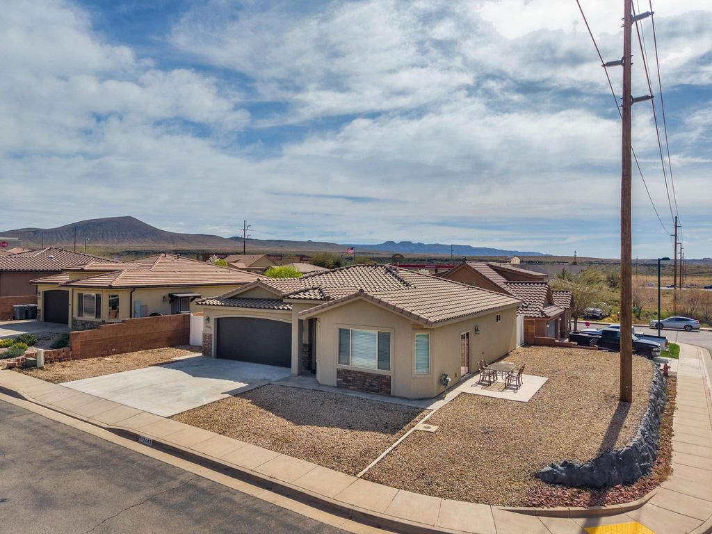 Photo of 3445 W 120 N, Hurricane, UT 84737 (MLS # 115194)