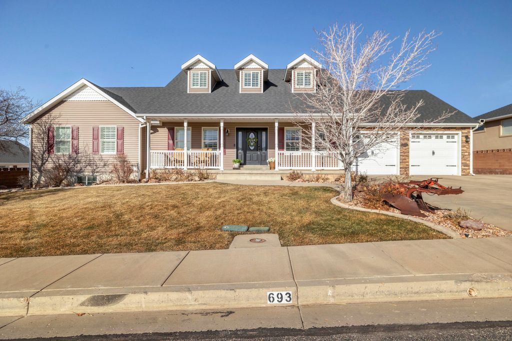 Photo of 693 E Red Cedar DR, Cedar City, UT 84721 (MLS # 114616)
