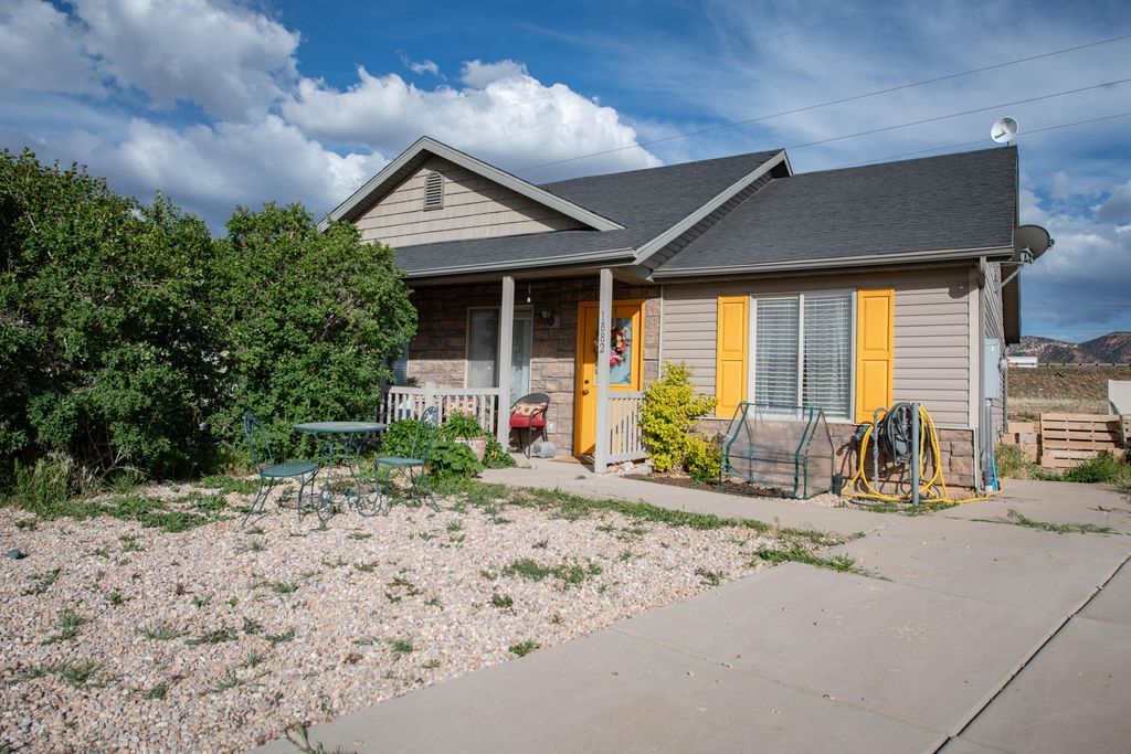 Photo of 1882 N 1600 North Access RD, Cedar City, UT 84721 (MLS # 116044)