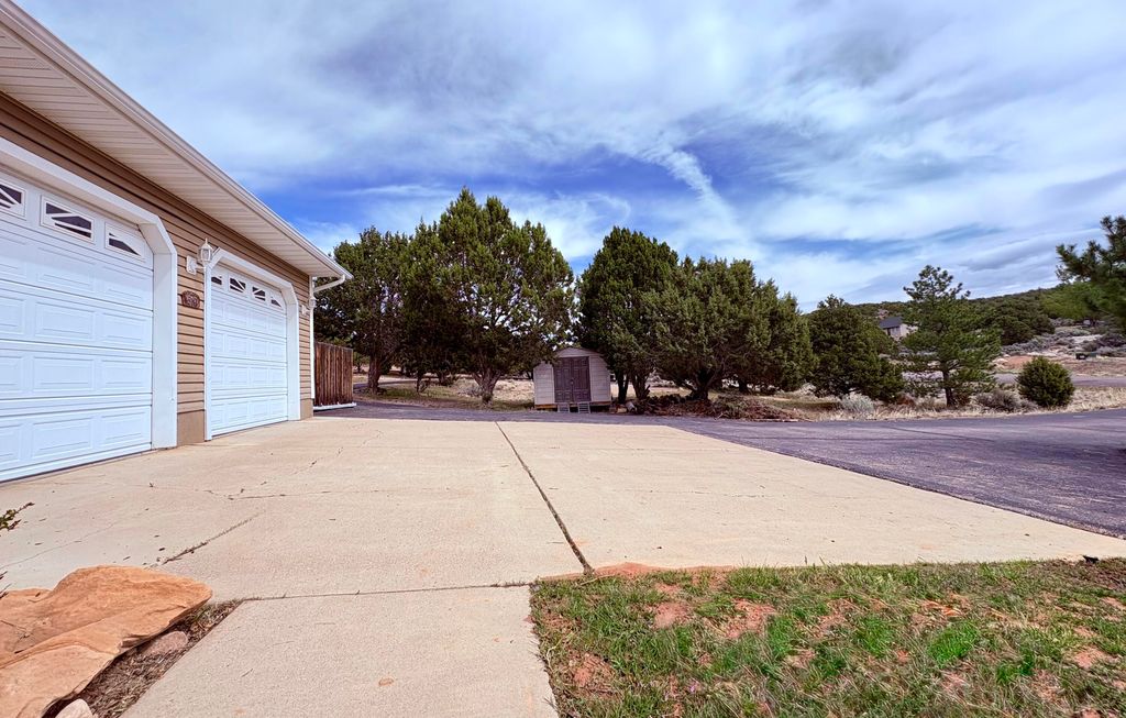 Photo of 1510 S Cross Hollow DR, Cedar City, UT 84720 (MLS # 116003)
