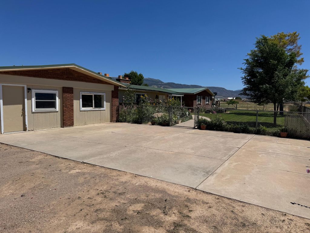Photo of 6592 N Minersville Highway Hwy, Cedar City, UT 84721 (MLS # 112394)