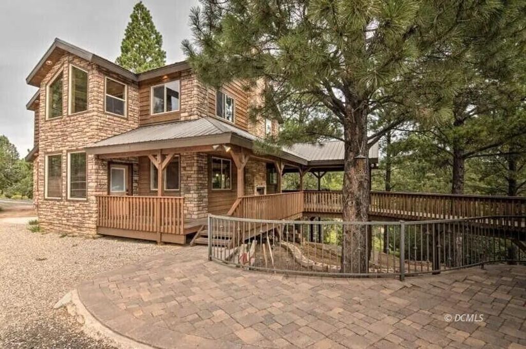 Photo of 2770 N Dead Horse LP, Duck Creek Village, UT 84762 (MLS # 113099)