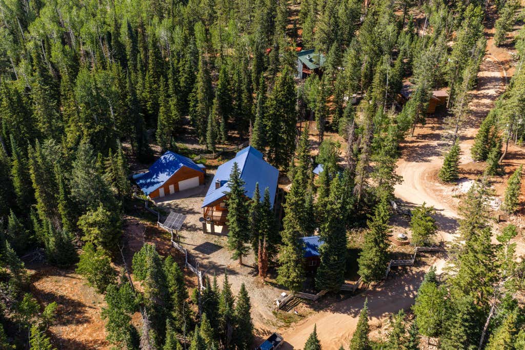 Photo of 250 Silver Spruce DR, Duck Creek Village, UT 84762 (MLS # 117004)