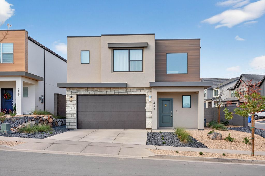 Photo of 1448 S STAIRCASE Way, Washington, UT 84780 (MLS # 114420)