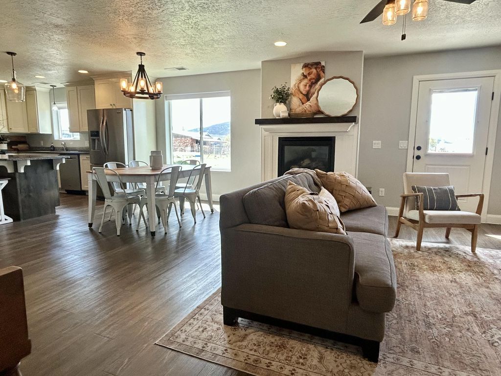 Photo of 310 S 625 E, Enterprise, UT 84725 (MLS # 115791)