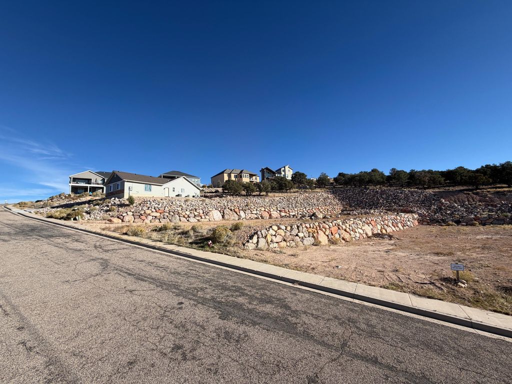 Photo of 3271 W Kingsbury DR, Cedar City, UT 84720 (MLS # 113723)