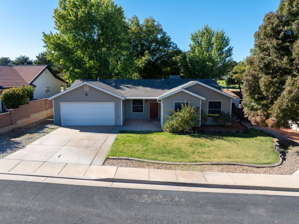 Photo of 703 N 325 E, Hurricane, UT 84737 (MLS # 113717)