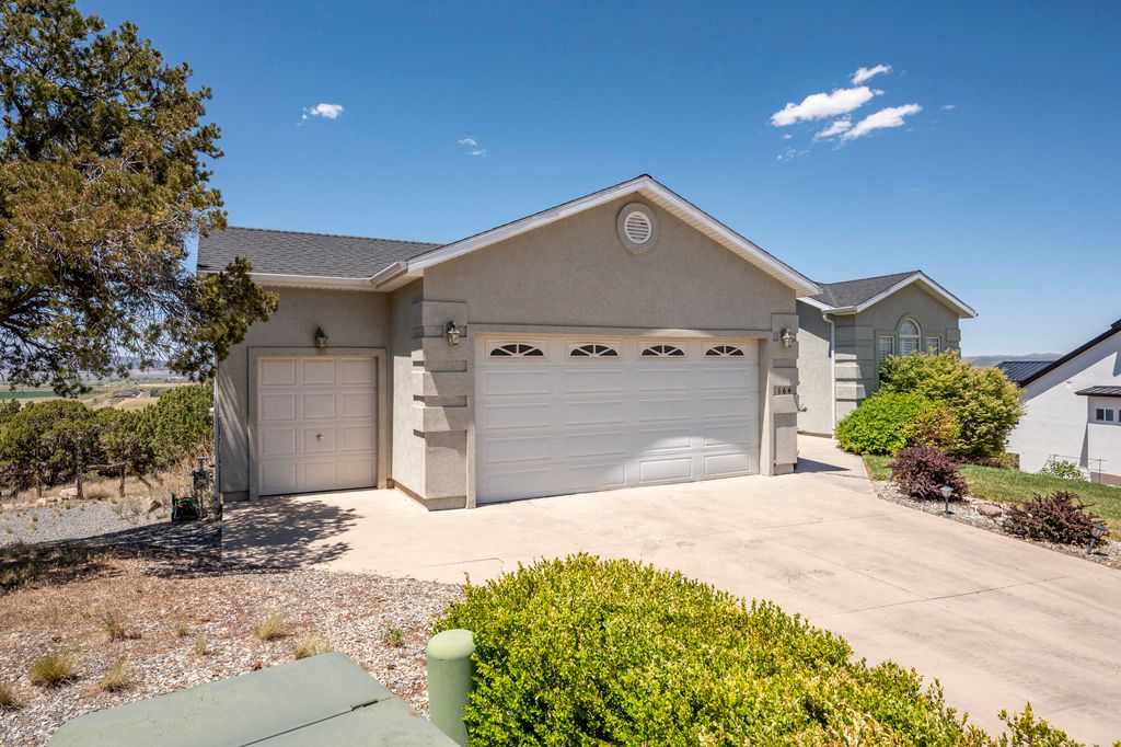 Photo of 164 S Chaparral DR, Cedar City, UT 84720 (MLS # 116259)