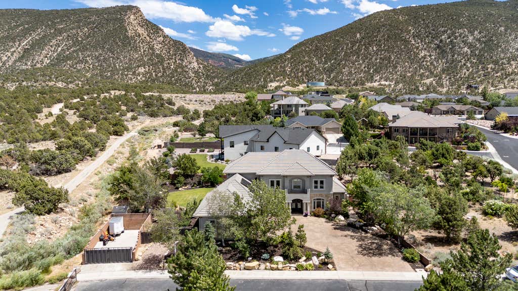 Photo of 2204 Bridgewater RD, Cedar City, UT 84721 (MLS # 117176)