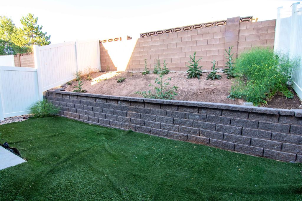 Photo of 1577 S Topaz DR #D, Cedar City, UT 84720 (MLS # 112402)